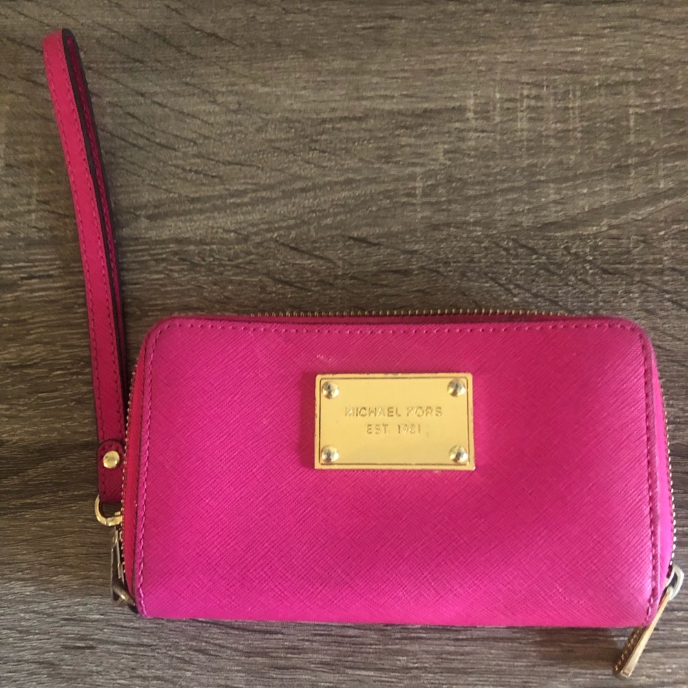 Michael Kors Wristlet 👛💕